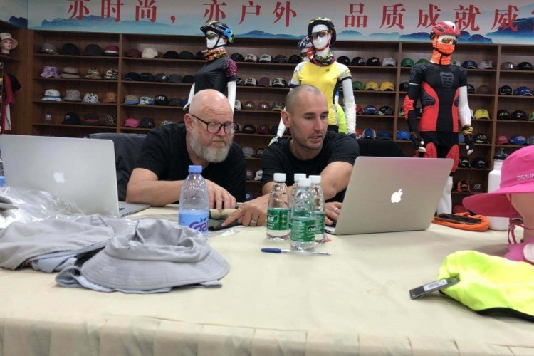 Cina Dragon One Apparel Company Limited Profil Perusahaan