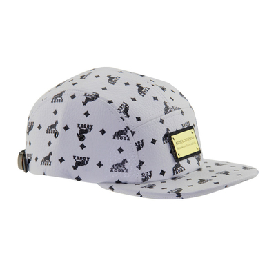 Cetak PU 5 Panel Camp Hat Dengan Logo Metal Badge Dan Tali Kulit