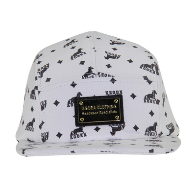 Cetak PU 5 Panel Camp Hat Dengan Logo Metal Badge Dan Tali Kulit