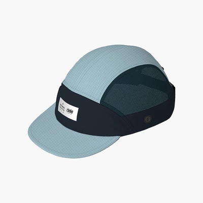 Suede Peak 5 Panel Camp Caps Dengan Sublimation Printing Crown Dan Leather Strap
