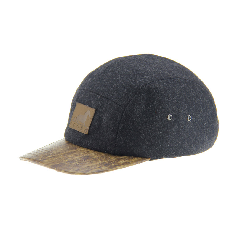 Bamboo PU Wool Camping Baseball Cap 5 Panel Snapback Hat Dengan Logo Kulit Diukir