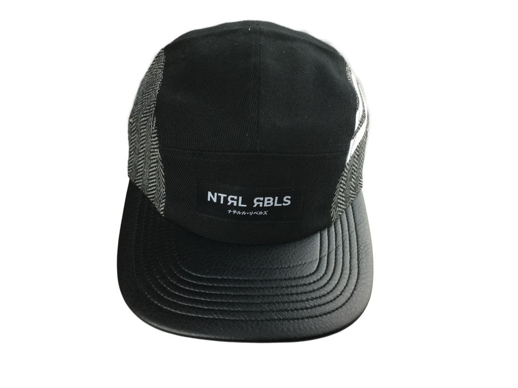 Topeng Kamp 5 Panel Bergaya Dengan Visor PU Flat Dan Logo Label Woven